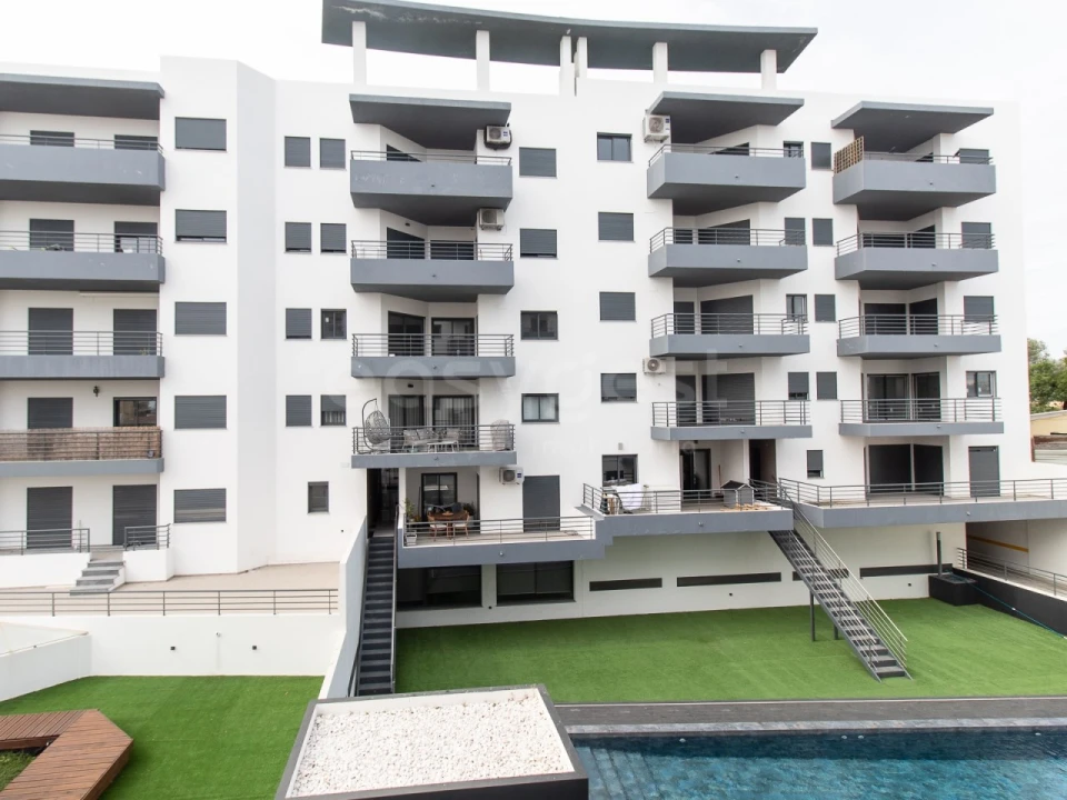 Apartamento T3 para Venda em Quelfes Foto 3
