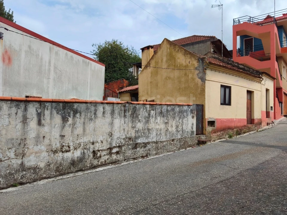 Moradia T2 para Venda em Amiais de Baixo Foto 16