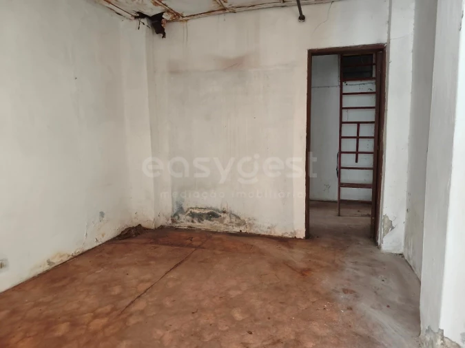 Moradia T2 para Venda em Amiais de Baixo Foto 4