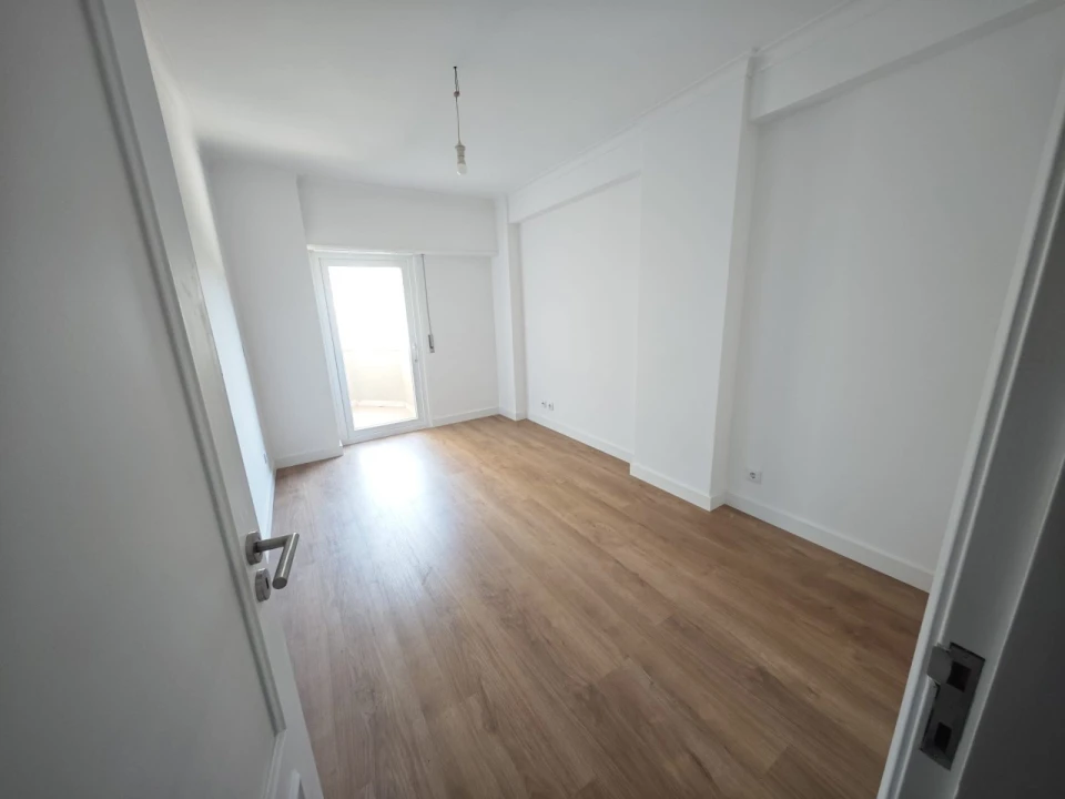 Apartamento T3 para Venda em São Domingos de Benfica Foto 11