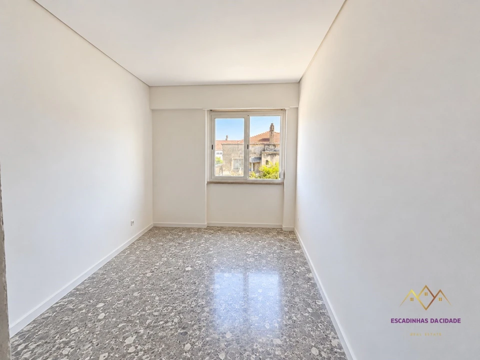 Apartamento T3 para Venda em Venteira Foto 6