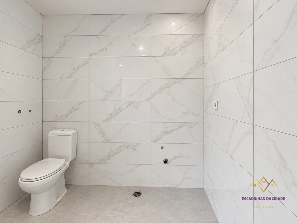Apartamento T3 para Venda em Venteira Foto 9