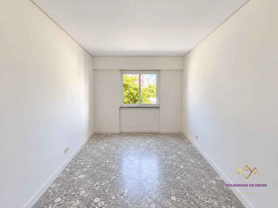 Apartamento T3 para Venda em Venteira Foto 3