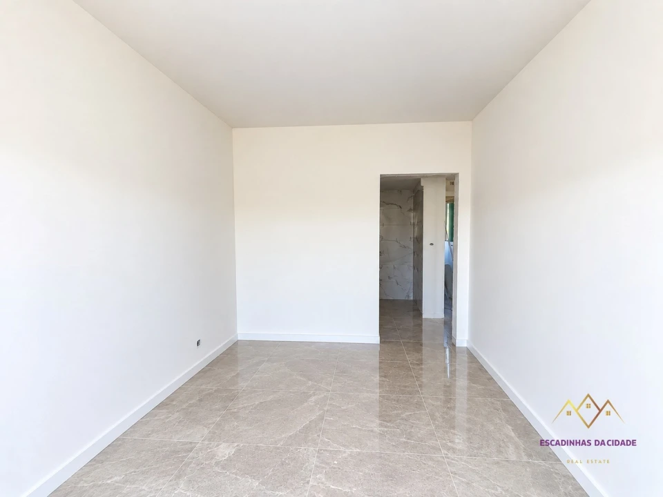 Apartamento T3 para Venda em Venteira Foto 1