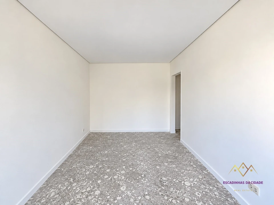 Apartamento T3 para Venda em Venteira Foto 4
