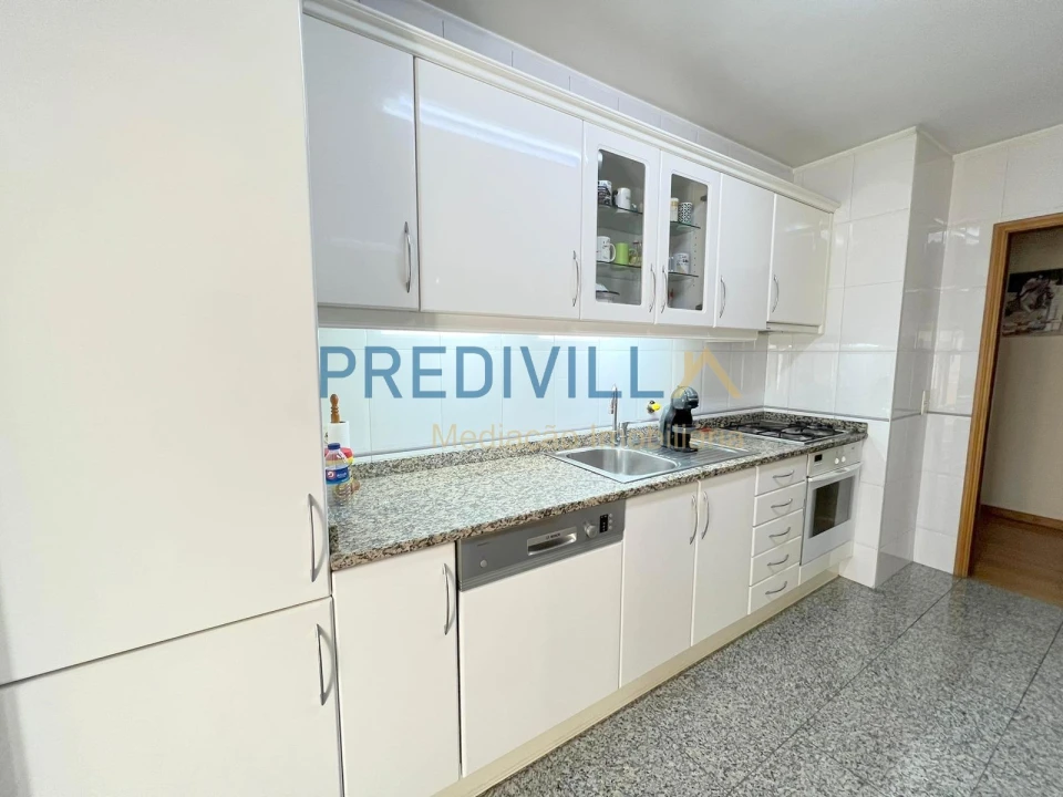 Apartamento T3 para Venda em Cidade da Maia Foto 5