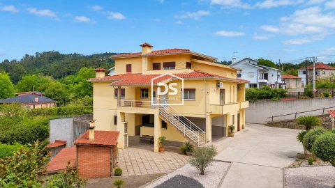 Moradia T5 para Venda em Caide de Rei