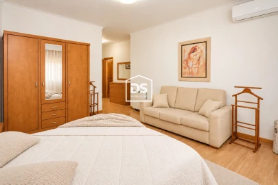 Moradia T5 para Venda em Caide de Rei