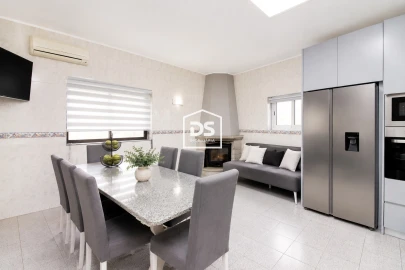 Moradia T5 para Venda em Caide de Rei