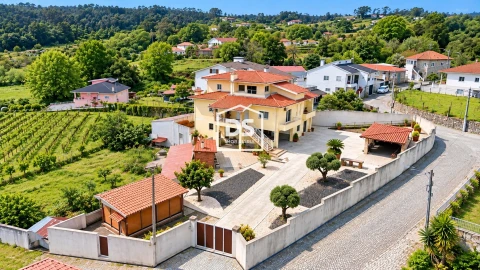 Moradia T5 para Venda em Caide de Rei