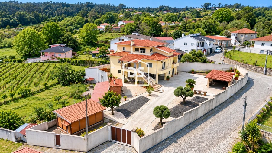 Moradia T5 para Venda em Caide de Rei