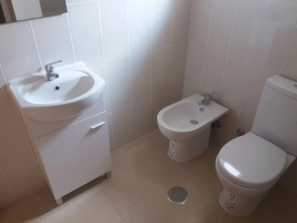 Apartamento T2 para Arrendamento em Eiras e São Paulo de Frades Foto 5