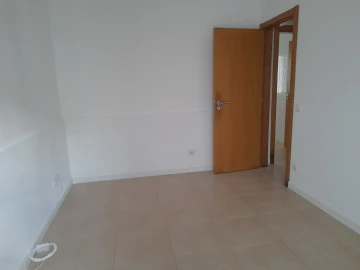 Apartamento T2 para Arrendamento em Eiras e São Paulo de Frades