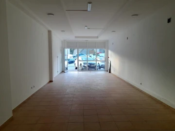 Loja para Arrendamento em Eiras e São Paulo de Frades