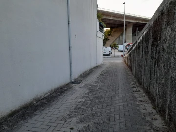 Loja para Arrendamento em Eiras e São Paulo de Frades