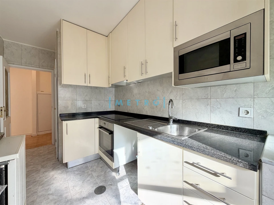 Apartamento T2 para Arrendamento em Lordelo do Ouro e Massarelos Foto 13