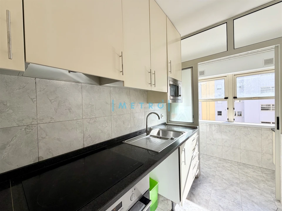 Apartamento T2 para Arrendamento em Lordelo do Ouro e Massarelos Foto 14