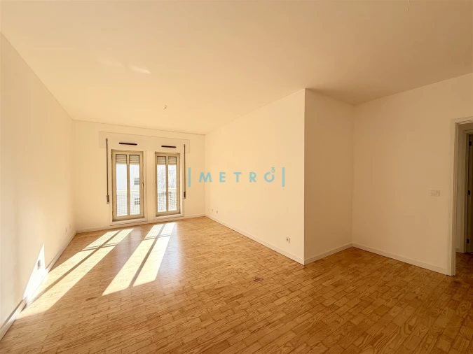 Apartamento T2 para Arrendamento em Lordelo do Ouro e Massarelos Foto 2