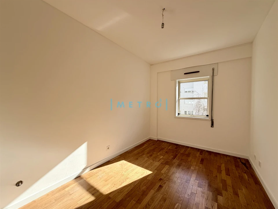 Apartamento T2 para Arrendamento em Lordelo do Ouro e Massarelos Foto 8