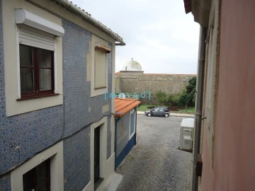 Moradia T2 para Arrendamento em Aldoar, Foz do Douro e Nevogilde