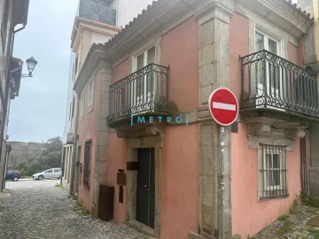 Moradia T2 para Arrendamento em Aldoar, Foz do Douro e Nevogilde
