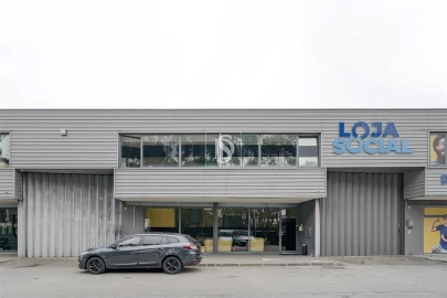 Armazém para Arrendamento em Palmeira de Faro e Curvos
