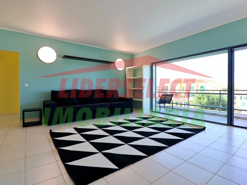 Apartamento T1 para Venda em São Pedro da Cadeira Foto 2