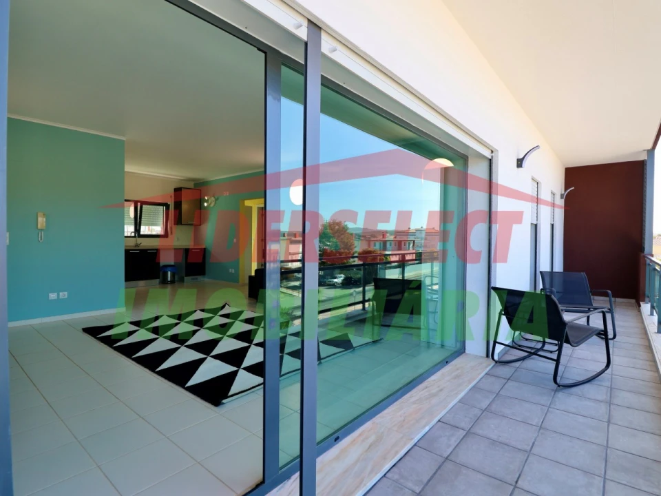 Apartamento T1 para Venda em São Pedro da Cadeira Foto 1