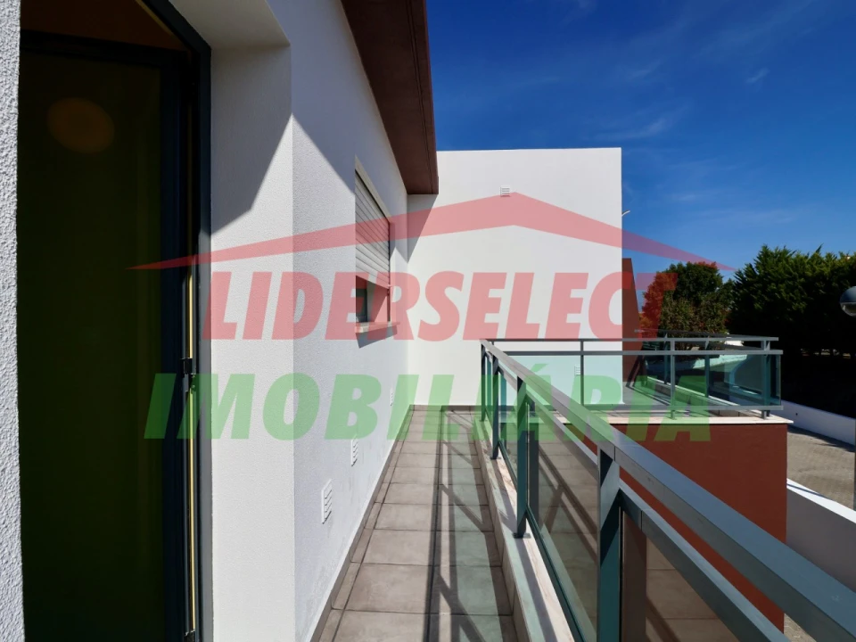 Apartamento T1 para Venda em São Pedro da Cadeira Foto 19