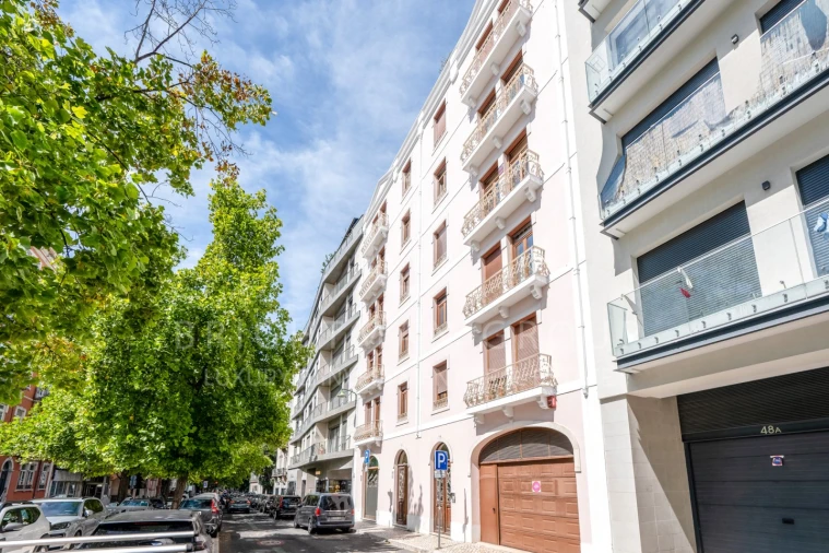 Apartamento T4 para Venda em Avenidas Novas Foto 4