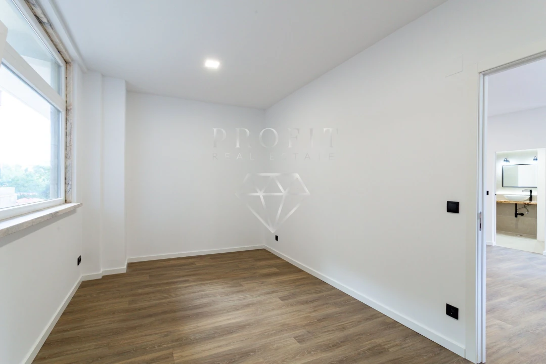Apartamento T1 para Venda em Queluz e Belas Foto 11