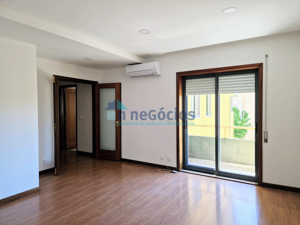Apartamento T2 para Venda em O. Azeméis, Riba-Ul, Ul, Macinhata Seixa, Madail Foto 4