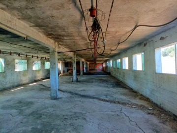 Armazém para Venda em Achete, Azoia de Baixo e Póvoa de Santarém