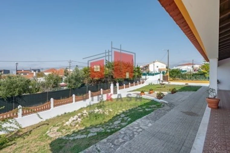 Moradia T3 para Venda em Malveira e São Miguel de Alcainça Foto 4