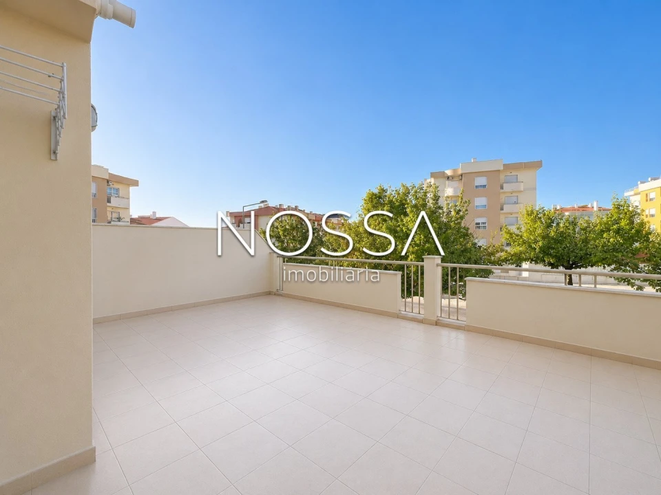 Apartamento T3 para Venda em São Domingos de Rana Foto 16