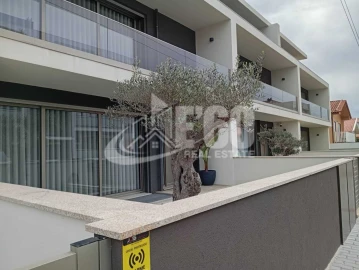 Moradia T4 para Venda em Esmoriz