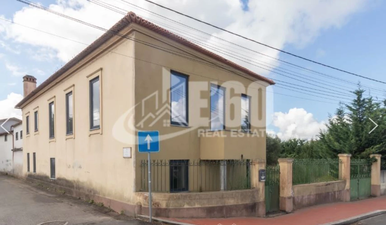 Moradia T9 para Venda em Avanca Foto 2