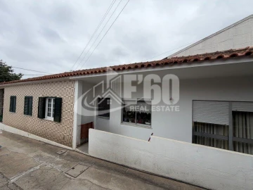 Moradia T4 para Venda em São Paio de Oleiros