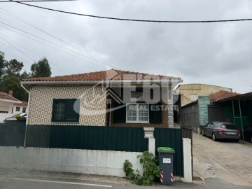 Moradia T4 para Venda em São Paio de Oleiros