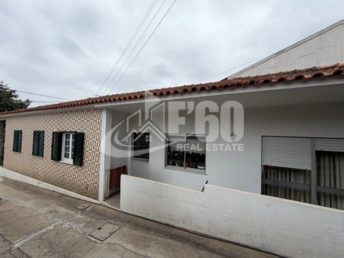 Moradia T4 para Venda em São Paio de Oleiros Foto 4