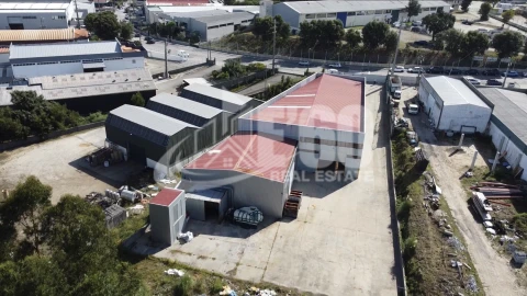 Armazém para Arrendamento em Lourosa