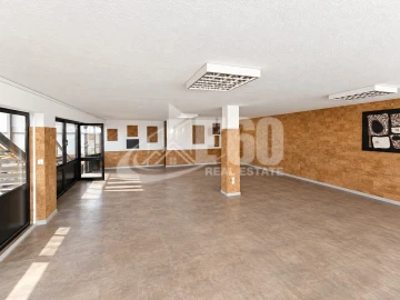 Armazém para Arrendamento em Lourosa