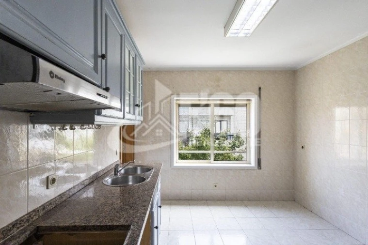 Apartamento T3 para Venda em Espinho Foto 5
