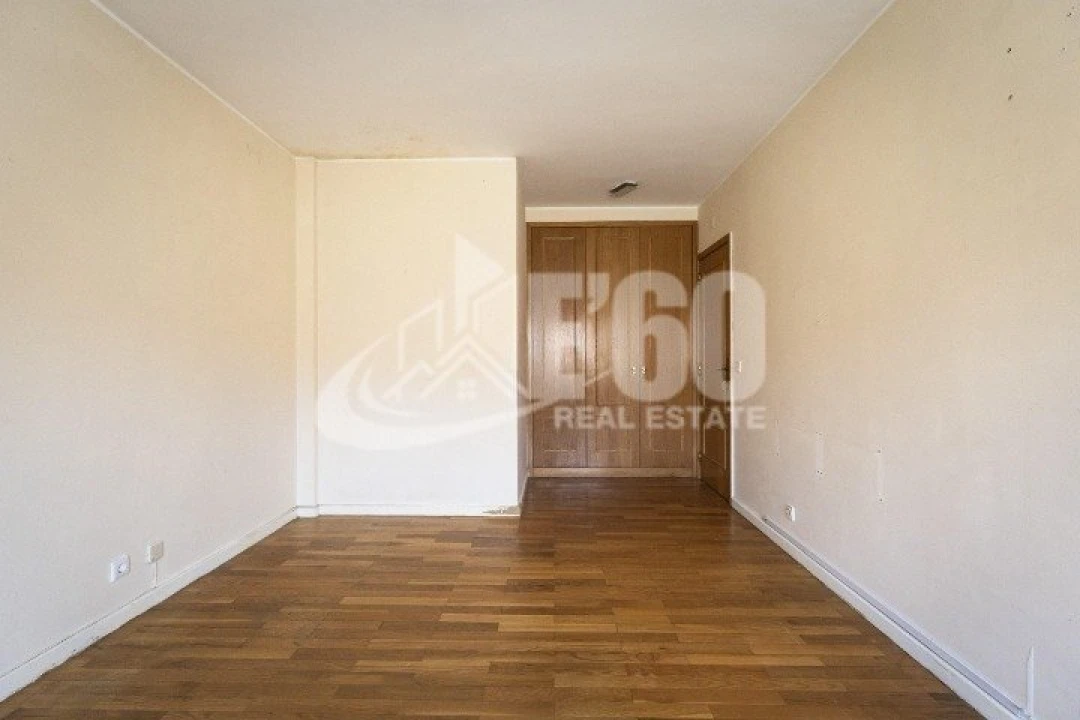 Apartamento T3 para Venda em Espinho Foto 9