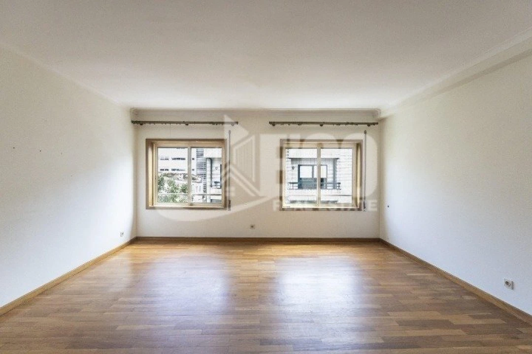 Apartamento T3 para Venda em Espinho Foto 2