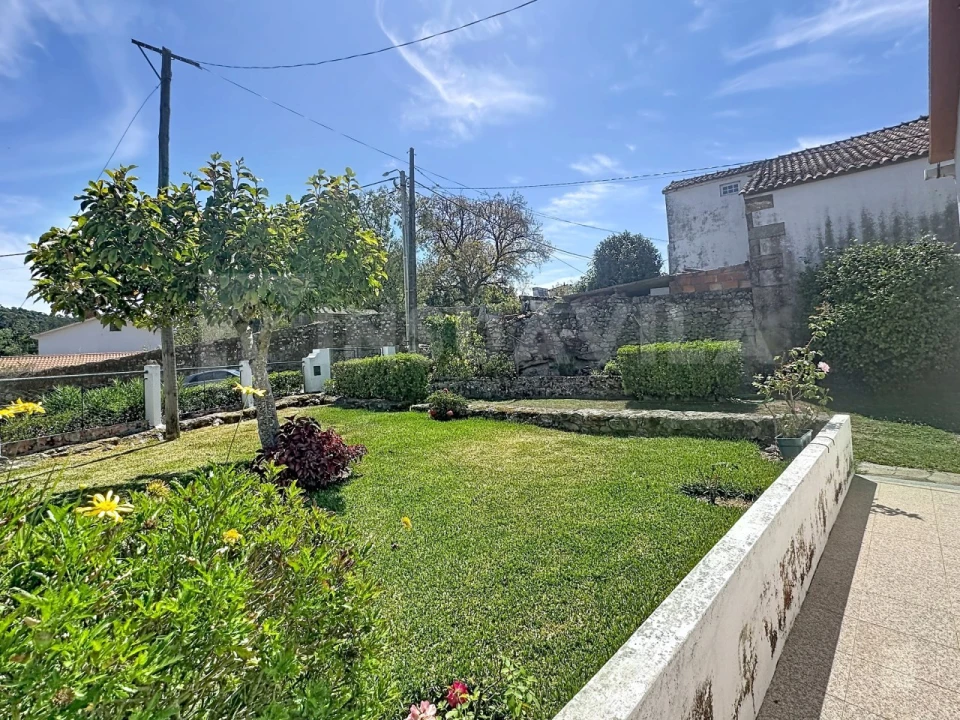 Moradia T2 para Venda em Vilar de Mouros Foto 5