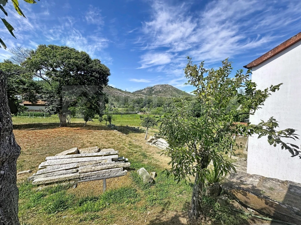 Moradia T2 para Venda em Vilar de Mouros Foto 30