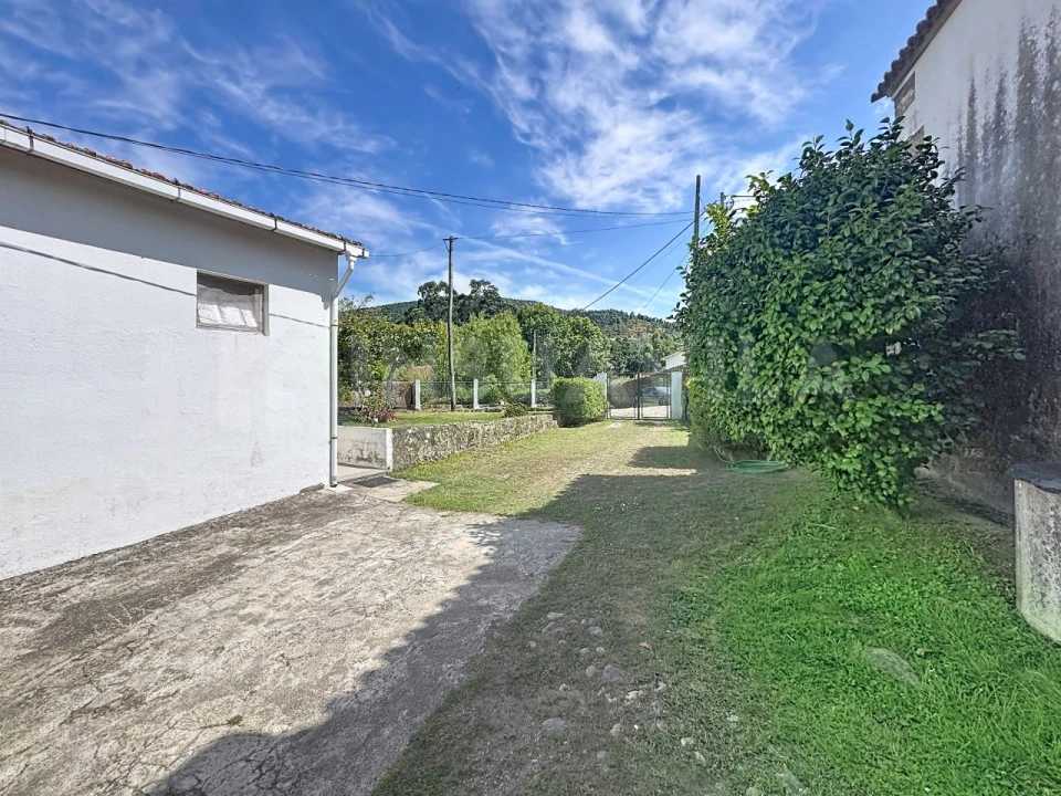 Moradia T2 para Venda em Vilar de Mouros Foto 31