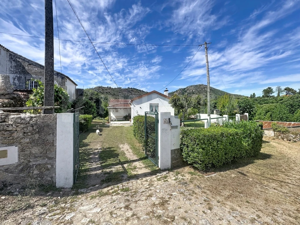 Moradia T2 para Venda em Vilar de Mouros Foto 2