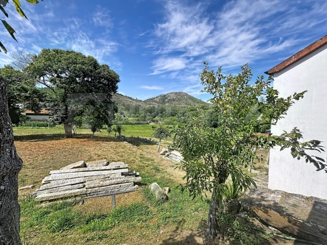 Moradia T2 para Venda em Vilar de Mouros Foto 30